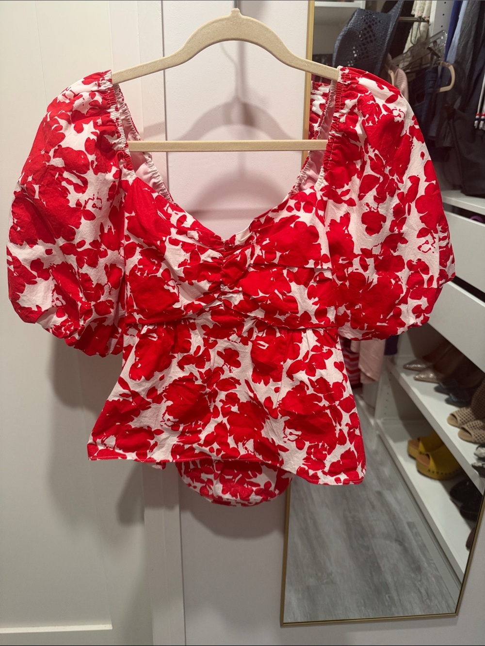 Free the roses Red Floral Puff-Sleeve V-Neck Tie back top